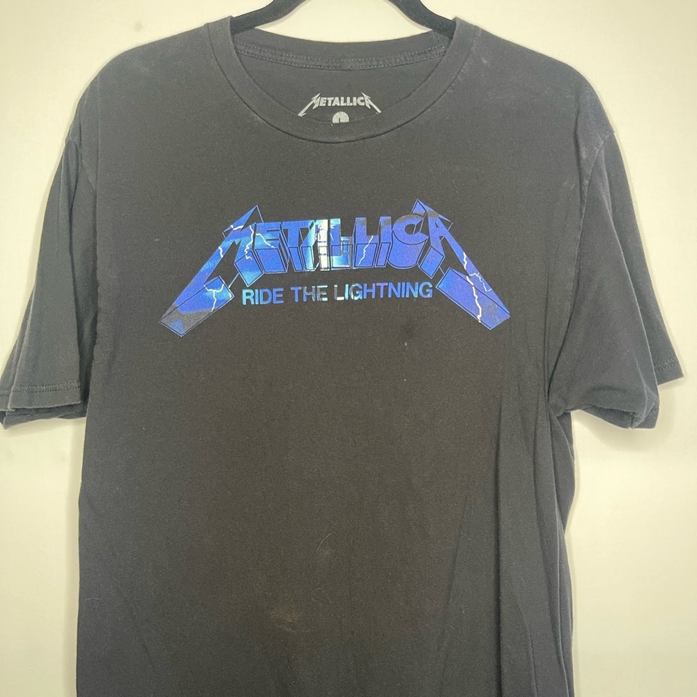 Large Metallica ride the lightning tee shirt.